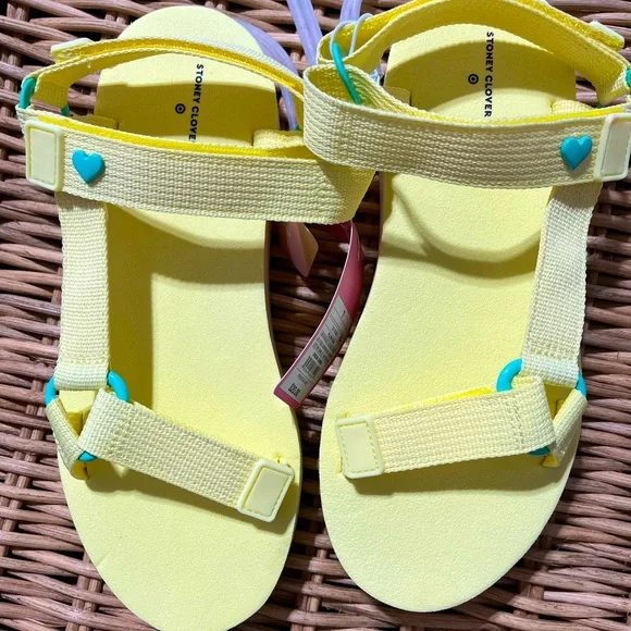 NWT stoney clover lane yellow sandal size 7 - Picture 2 of 2